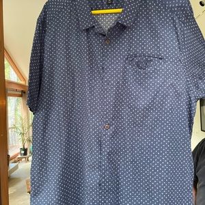 Men’s Patagonia button down shirt